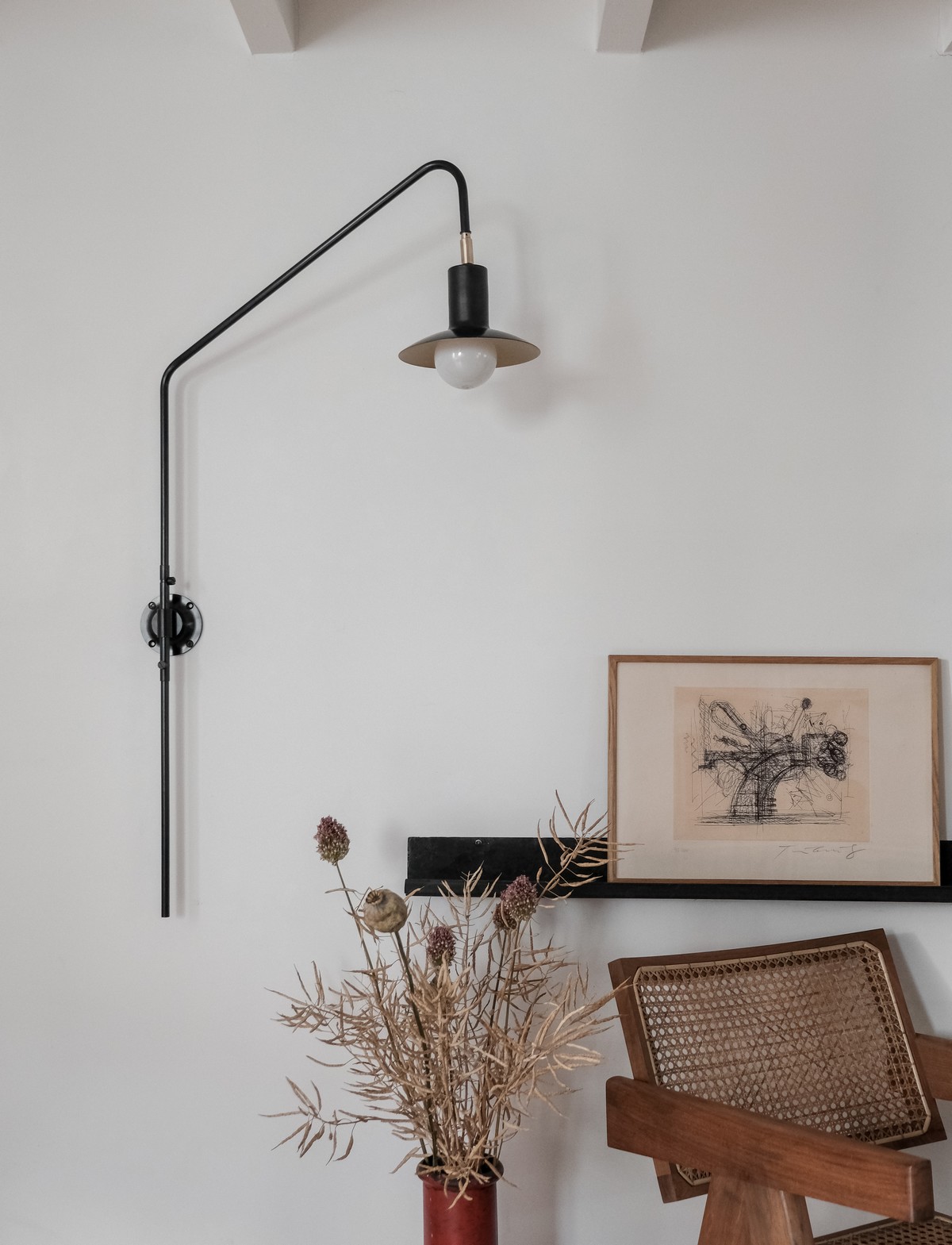 Pivoting wall sconce steel tube black